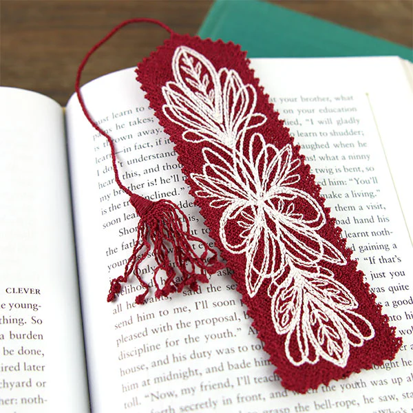 Botanical Grace Bookmark (Battenburg Lace)
