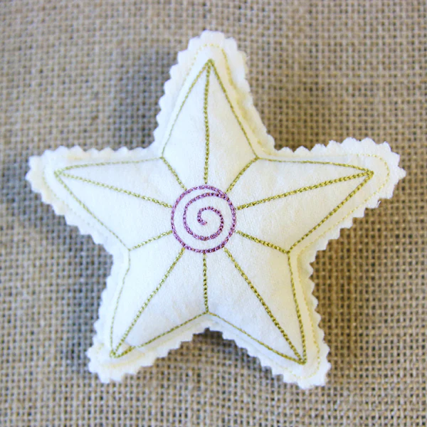 Christmas Stuffie - Star (In-the-Hoop) - Image 2
