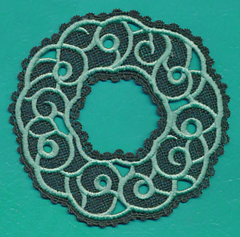 Christmas Wreath (Battenburg Lace with Rayon) - Image 2