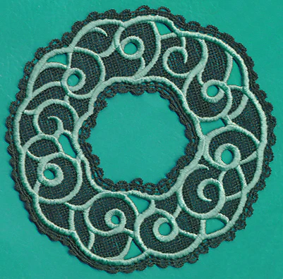 Christmas Wreath (Battenburg Lace with Rayon) - Image 4