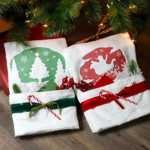 Classic Christmas - Santa's Sleigh (Embossed) - Image 2