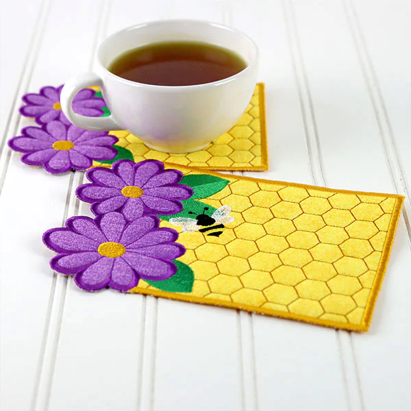 Daisies and Honeybee Mug Rug (In-the-Hoop) - Image 2