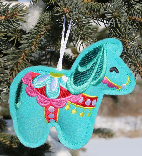 Dala Horse Stuffie (In-the-Hoop) - Image 3