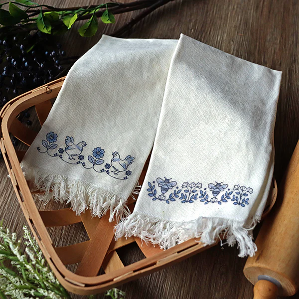 Delicate Delft Blue Border- Chicken - Image 4