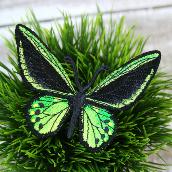 Free-Flying Common Green Birdwing (In-the-Hoop) - Image 3