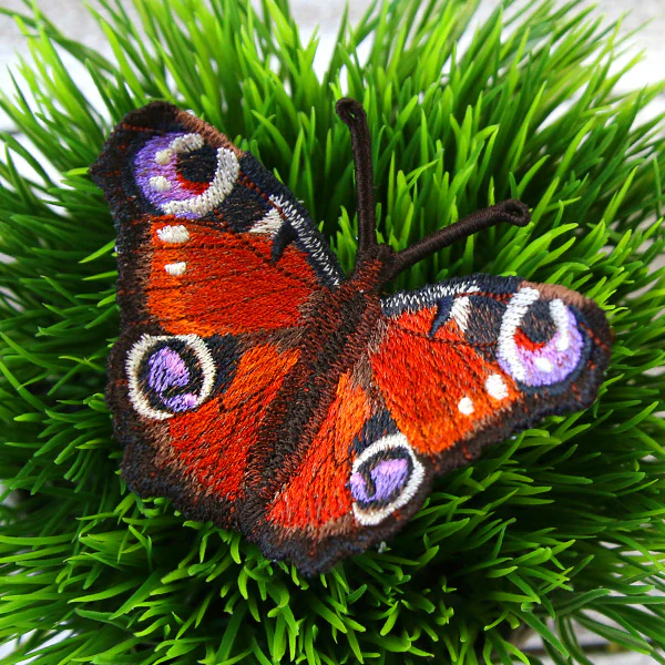 Free-Flying Peacock Butterfly (In-the-Hoop) - Image 7