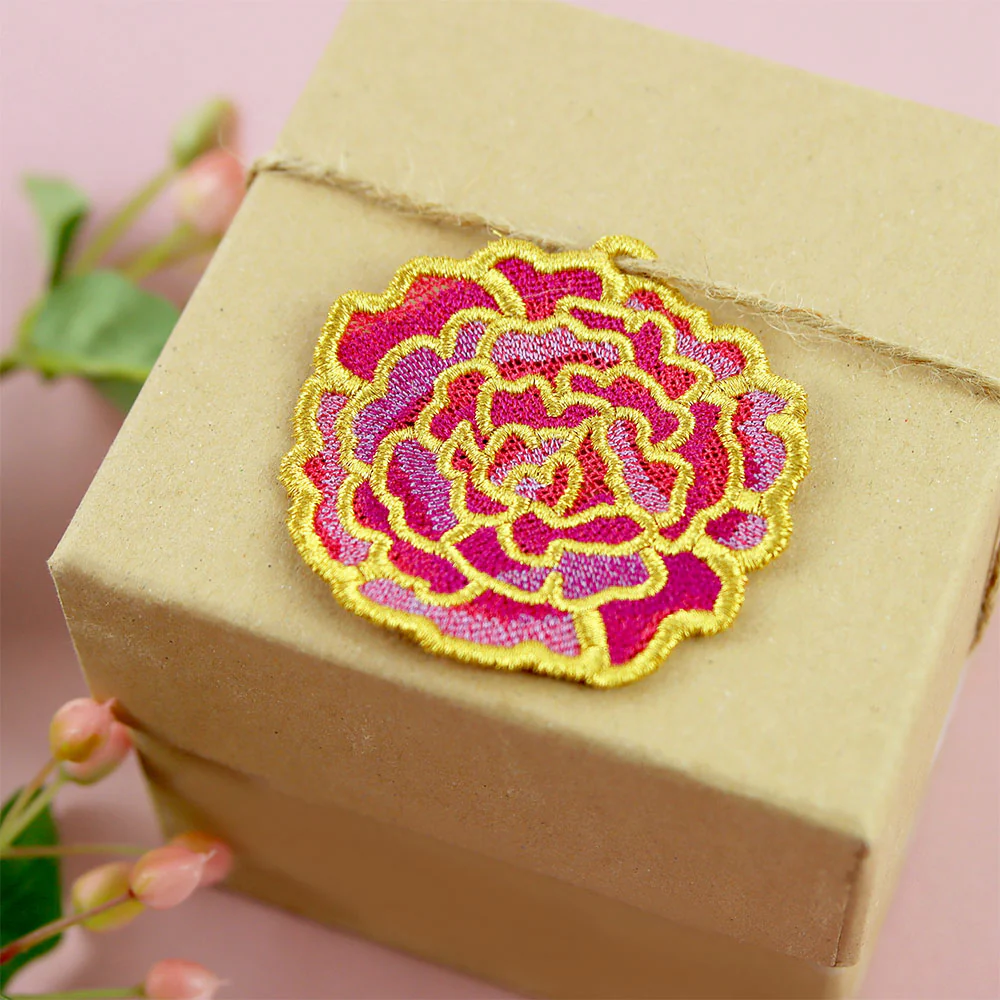 Gilded Blossoms - Carnation (Lace)