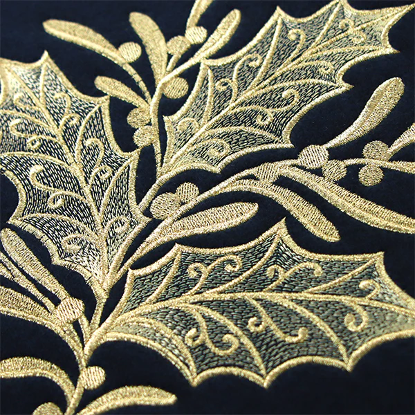 Glimmering Holly Feature - Image 10