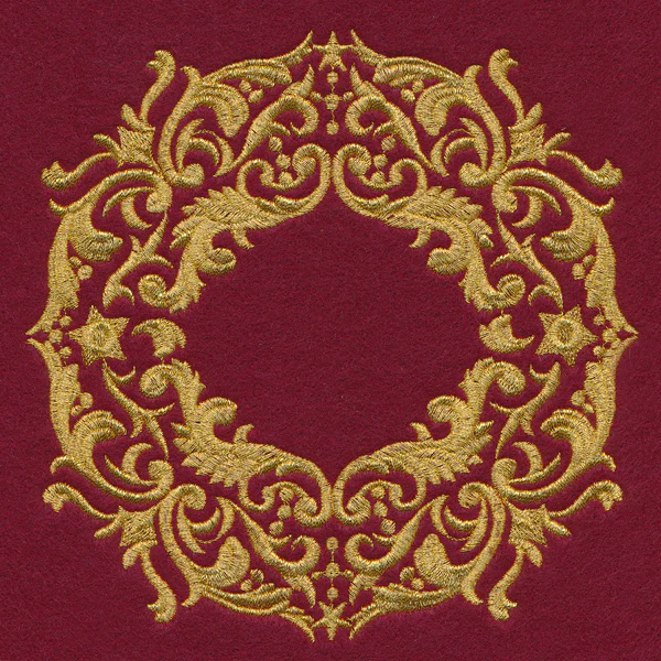 Glittering Gold Wreath - Image 3
