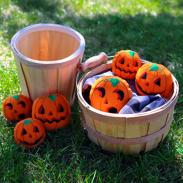Halloween Jack o' Lantern Bucket Toss 2 (In-the-Hoop) - Image 6
