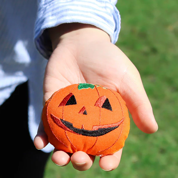 Halloween Jack o' Lantern Bucket Toss 3 (In-the-Hoop) - Image 3