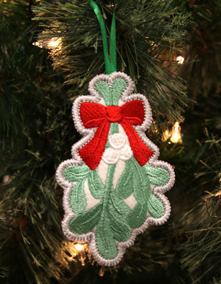 Heirloom Stuffed Ornament - Mistletoe (In-the-Hoop) - Image 2