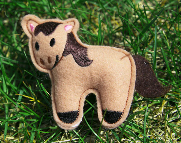 Horse Barnyard Stuffie (In-the-Hoop) - Image 3