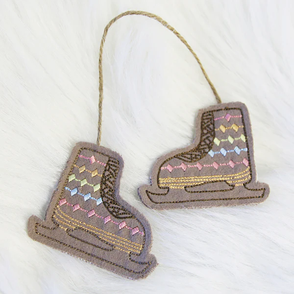 Ice Skate Pair Ornament (In-the-Hoop) - Image 3