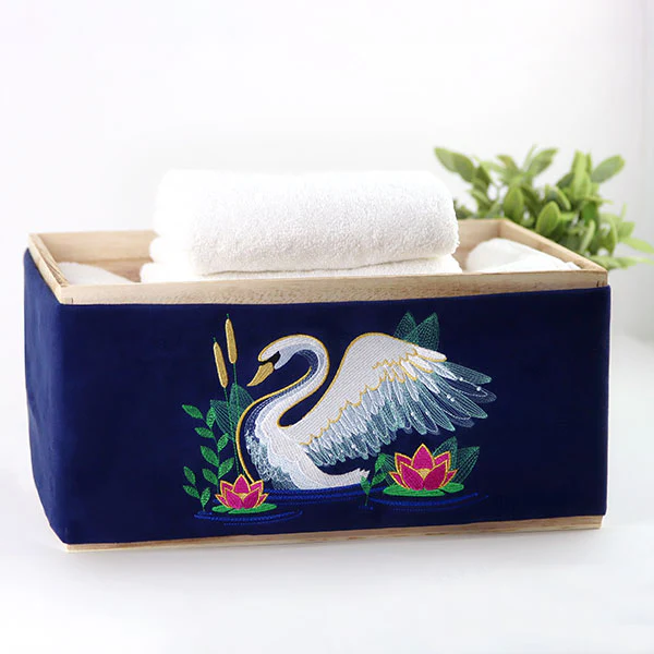 Midsummer Magic Swan - Image 8