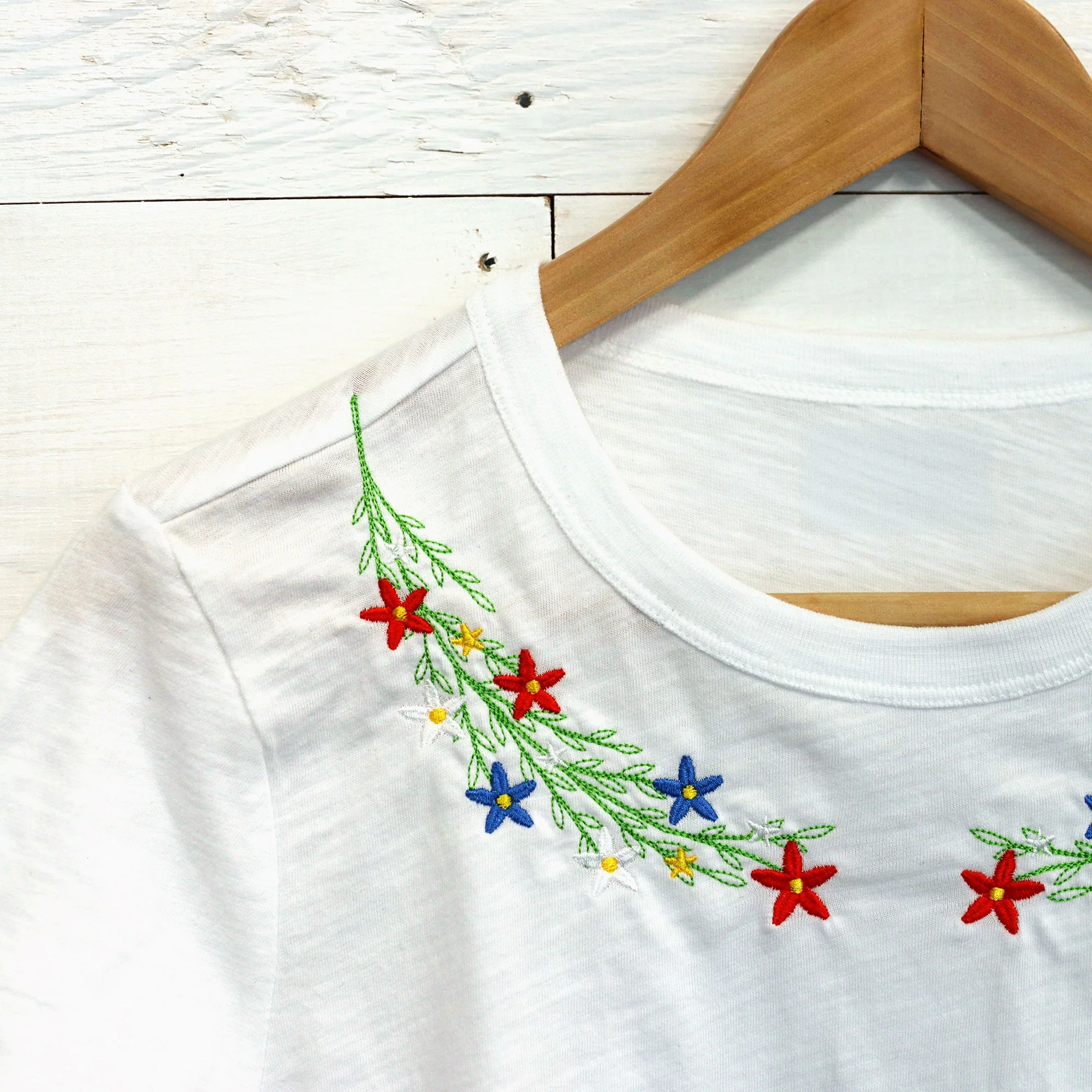 Patriotic Floral Spray - Image 3