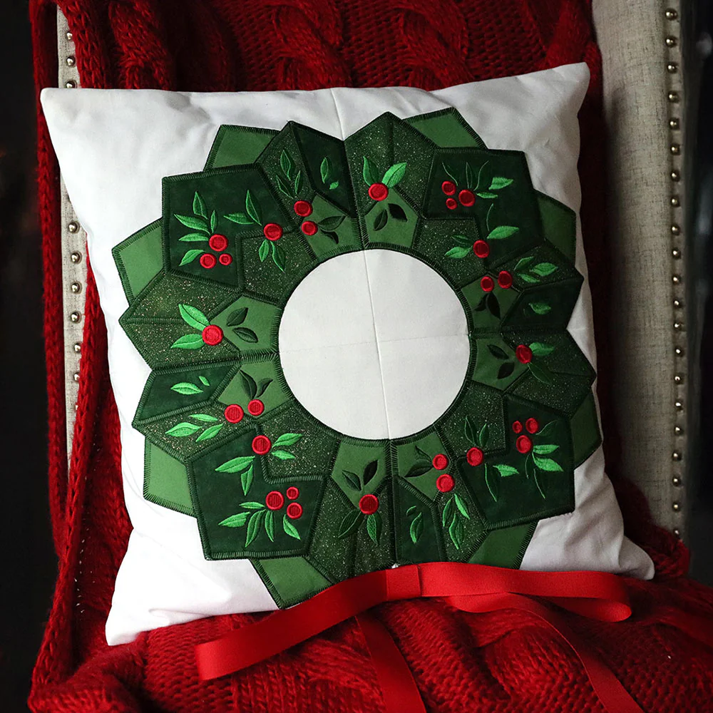 Quarter Holiday Wreath (Applique)