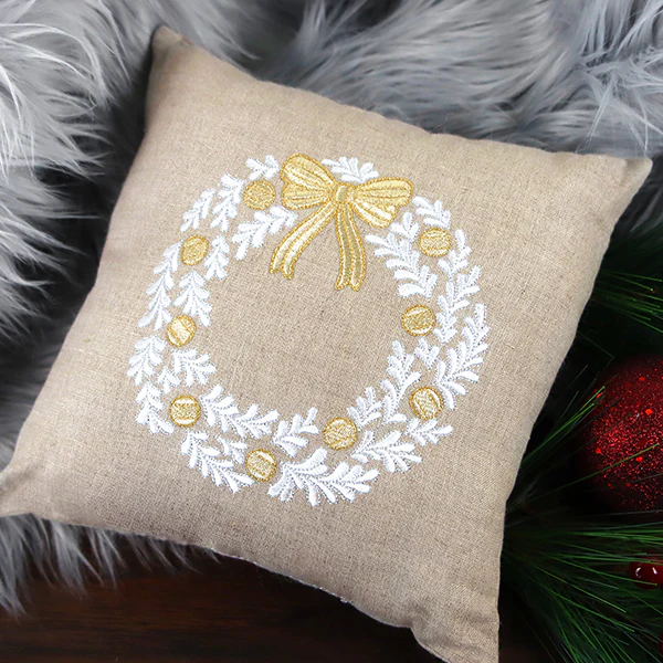 Shimmering Christmas Wreath - Image 2