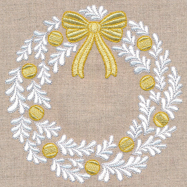 Shimmering Christmas Wreath - Image 5