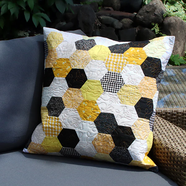 Summer Garden - Honeybees (Edge-to-Edge Quilting) - Image 12