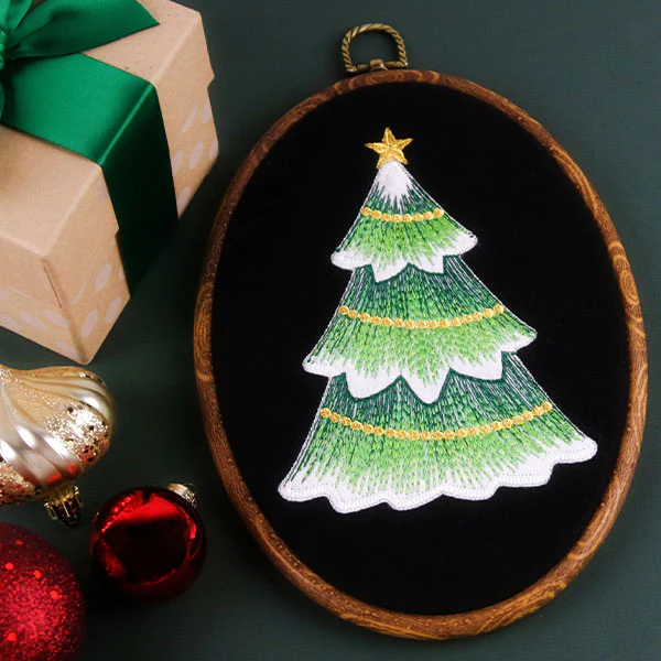 Textured & Festive Christmas Tree (Applique) - Image 4