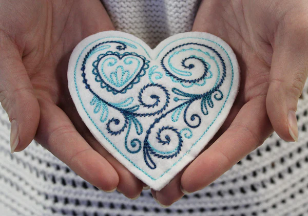 Winter Hand Warmer Heart (In-the-Hoop) - Image 2