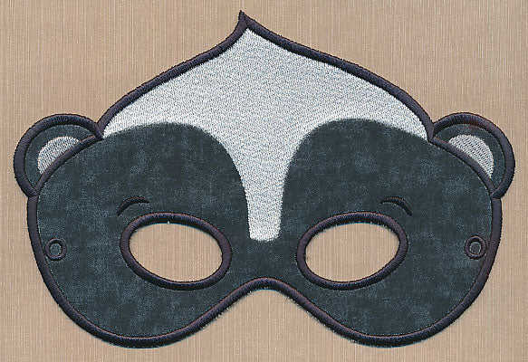 Woodland Skunk Mask - Large (In-the-Hoop) - Image 2