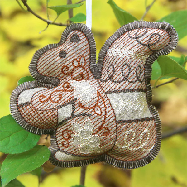 Woodland Wildlife Ornament - Squirrel (In-the-Hoop) - Image 3